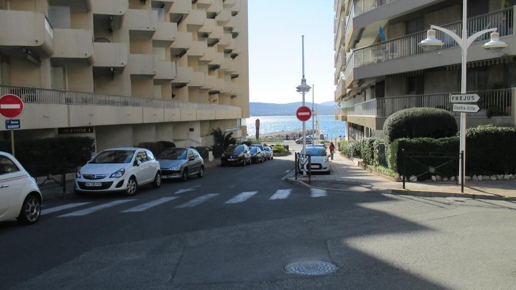 Promenade Des Bains Apartment Saint-Raphael  Bilik gambar